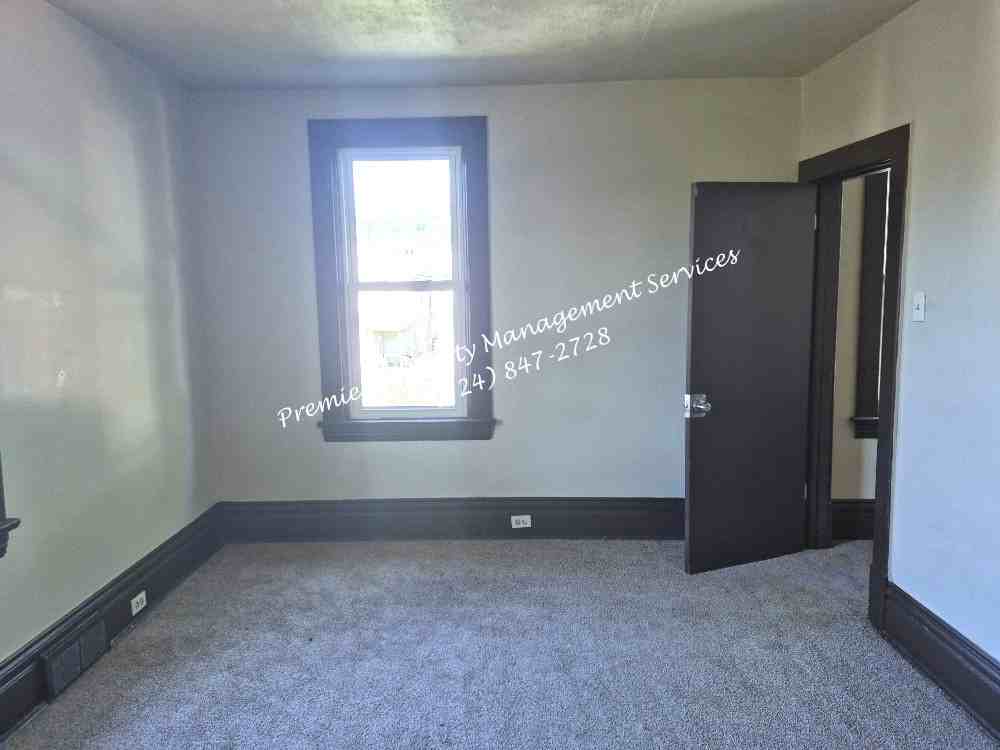 1709 4th Ave #1 - Photo 3 of 15