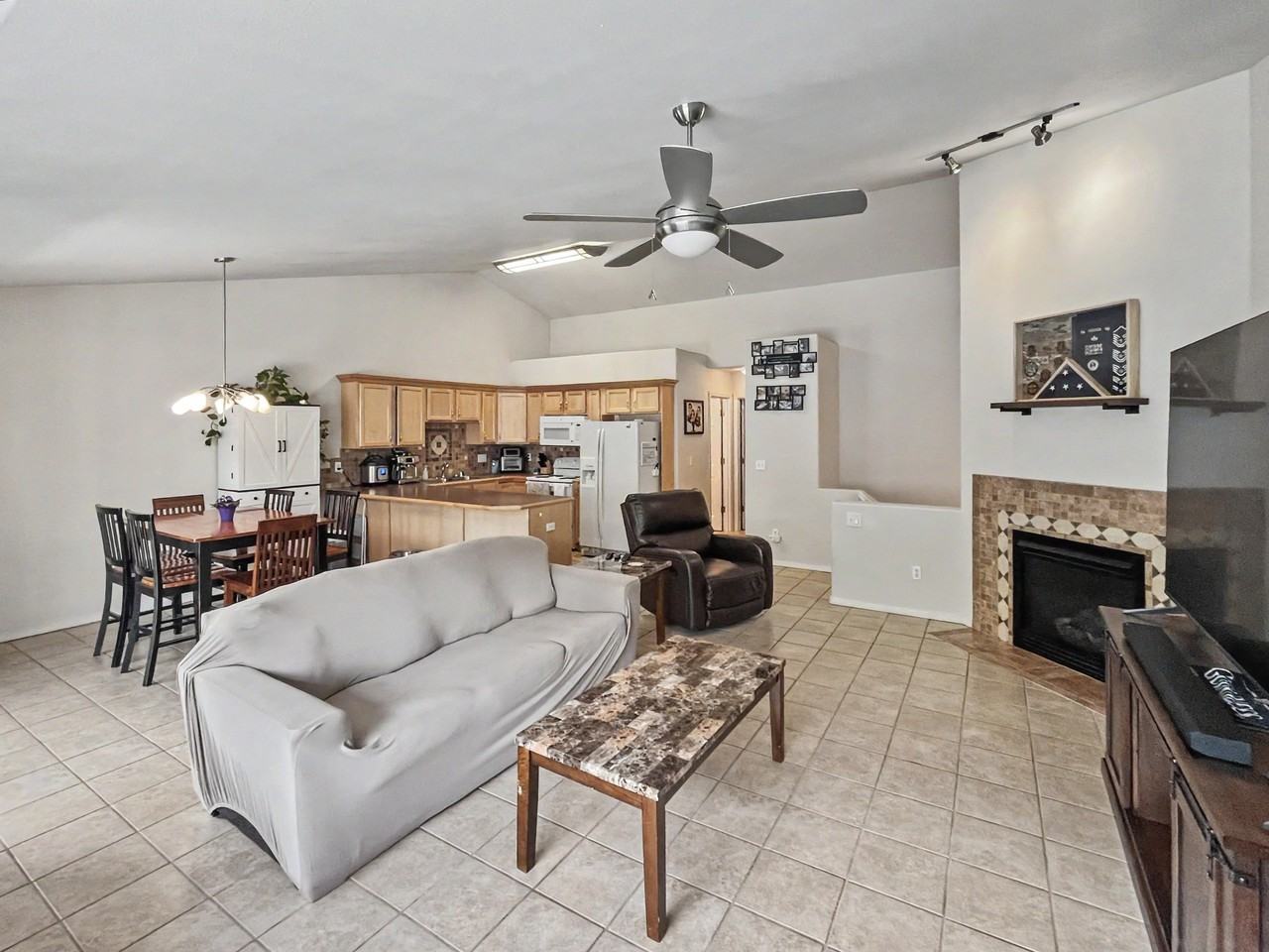 5702 Sapphire Loop #77A - Photo 5 of 10