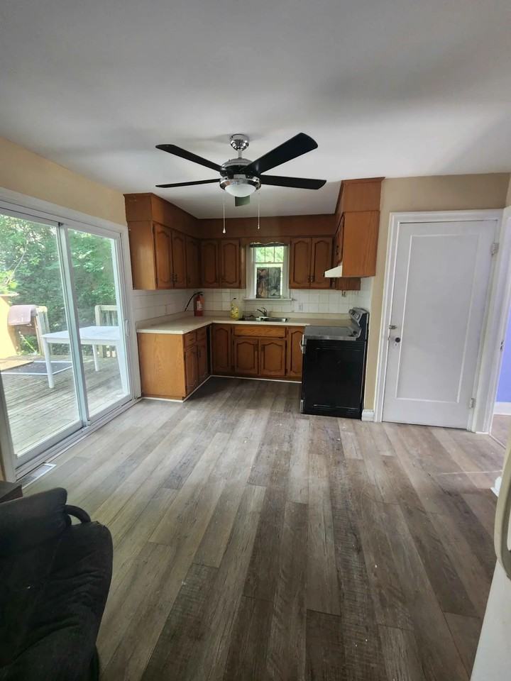 22 Devitt Avenue North - Photo 3 of 5