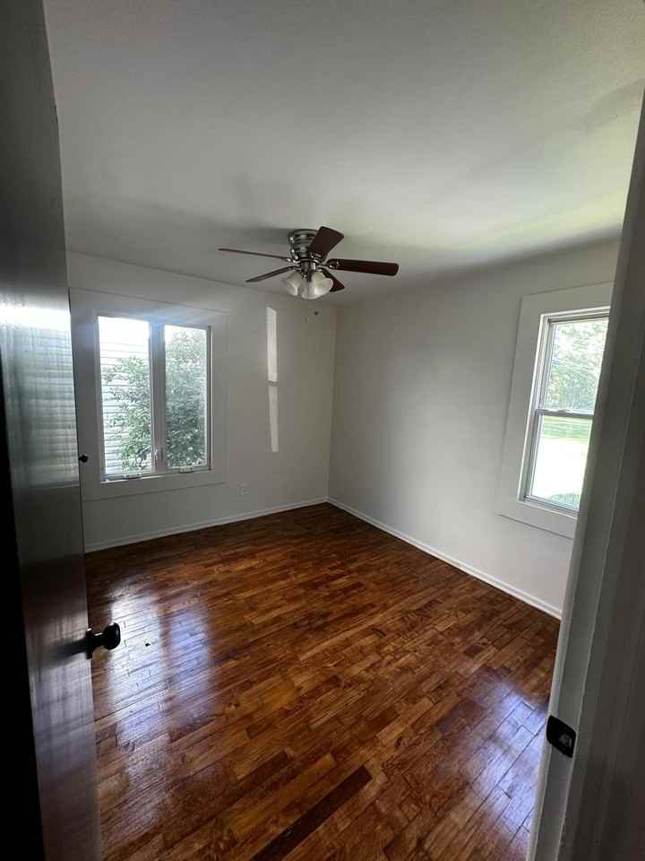 1729 W 12th St #1 - Photo 3 of 14