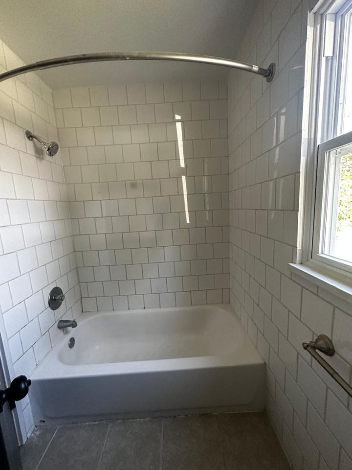1729 W 12th St #1 - Photo 6 of 14
