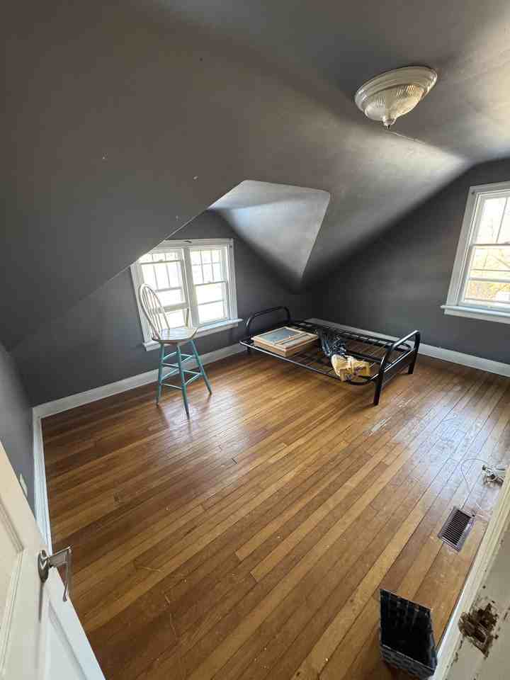 22 Devitt Avenue North - Photo 5 of 5