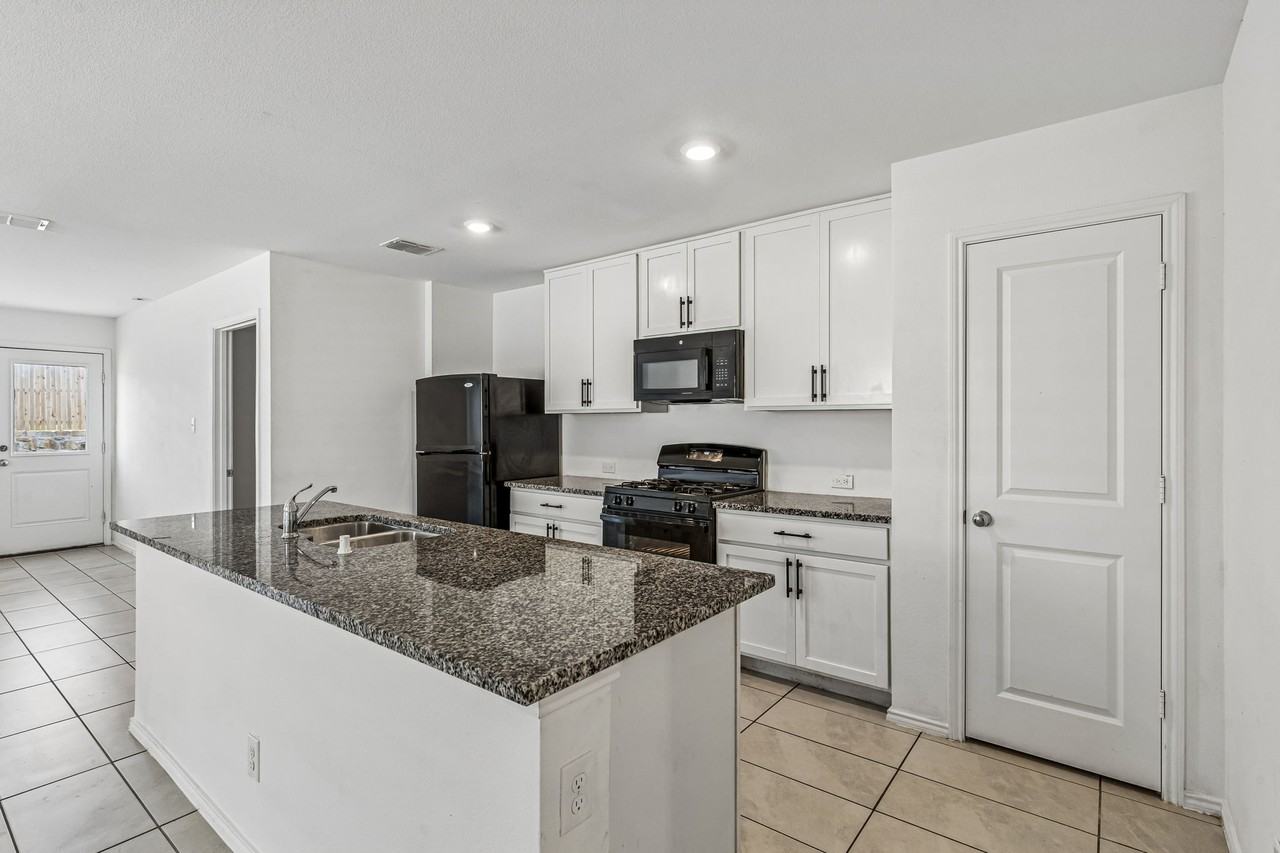 1631 Rosy Finch Dr #1 - Photo 3 of 27
