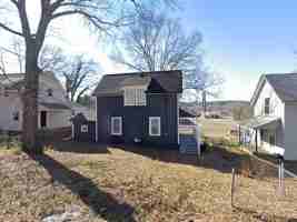 featured image of 8 Hillside Ave Se #1