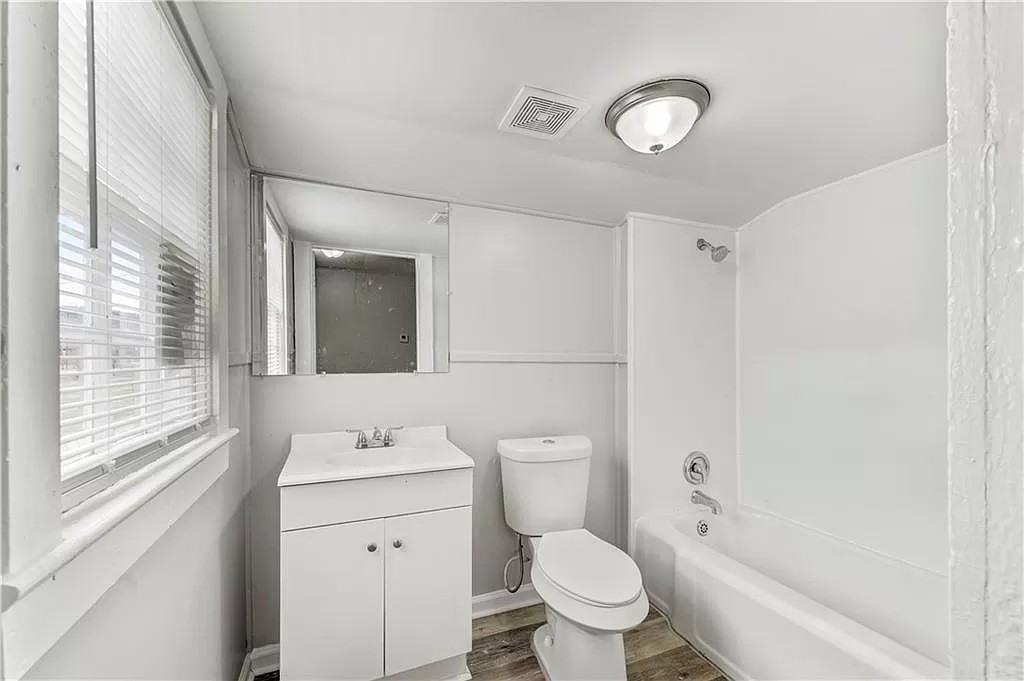8 Hillside Ave Se #1 - Photo 5 of 5