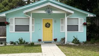 2642 Chester Ave - Photo 1 of 1