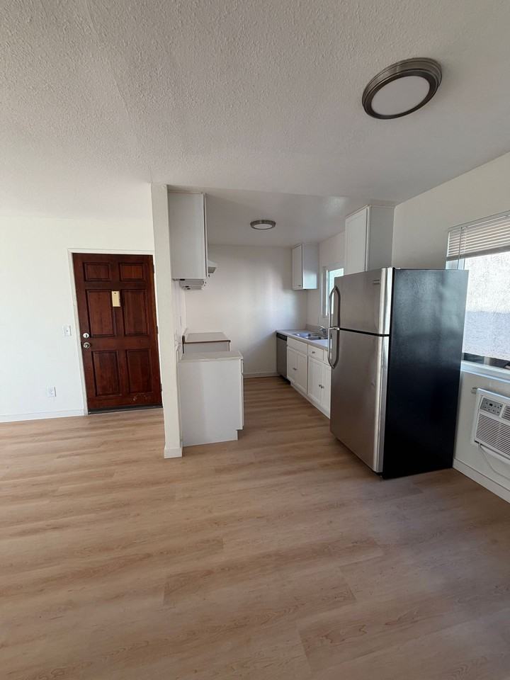 Oxnard - SSM Holdings, LLC - Photo 6 of 8