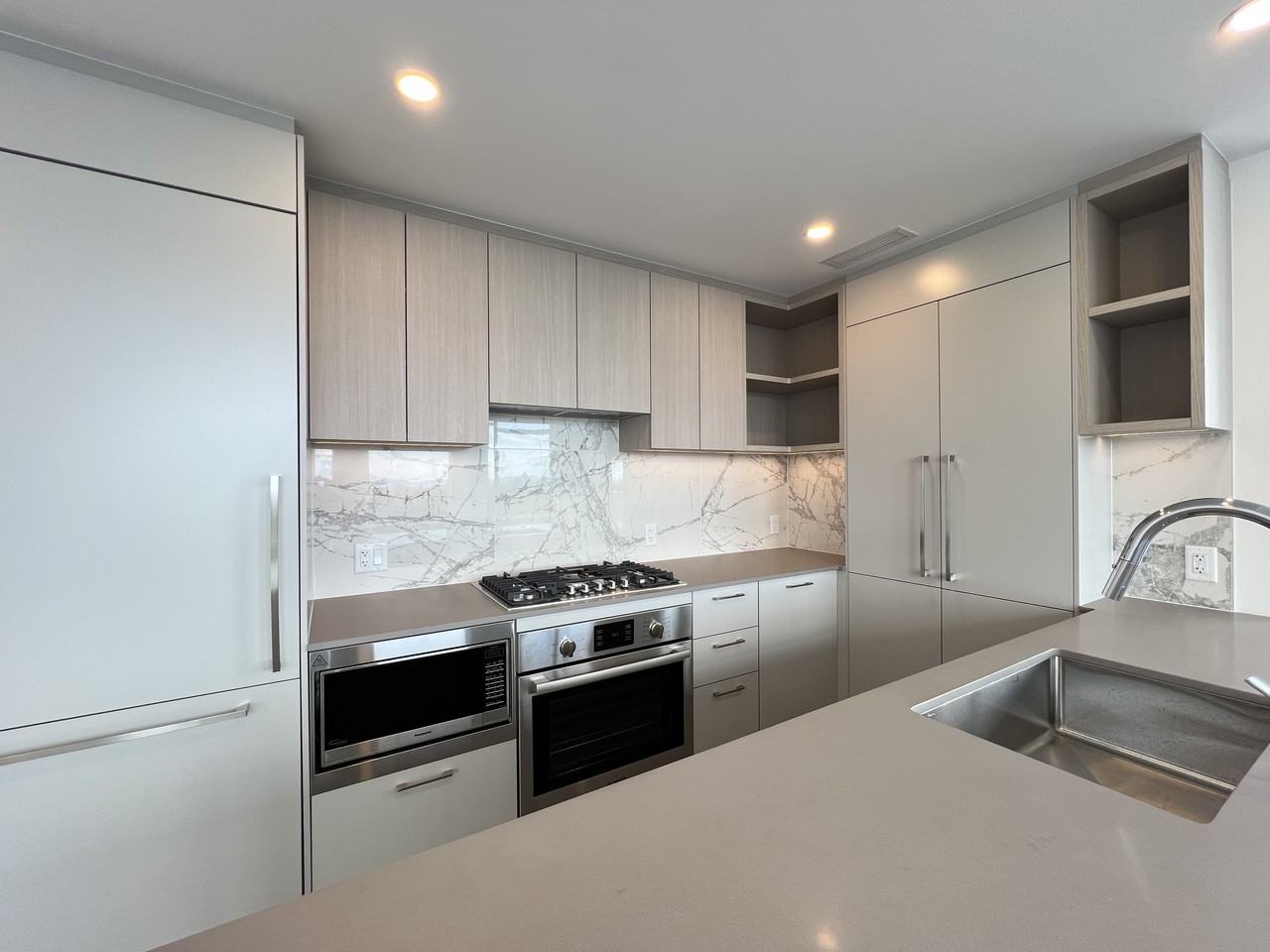 6468 Willingdon Avenue #21xx - Photo 7 of 26