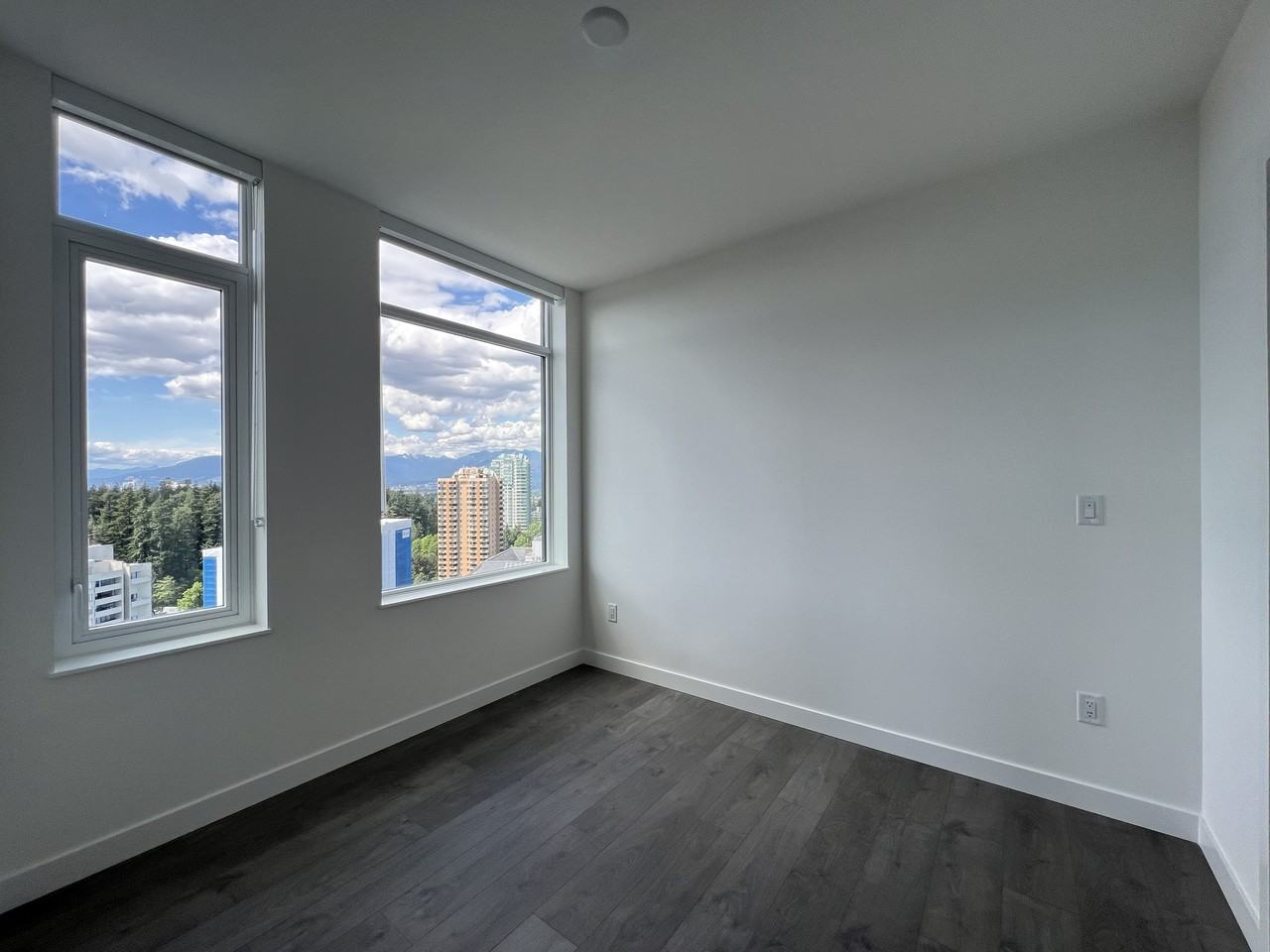 6468 Willingdon Avenue - Photo 15
