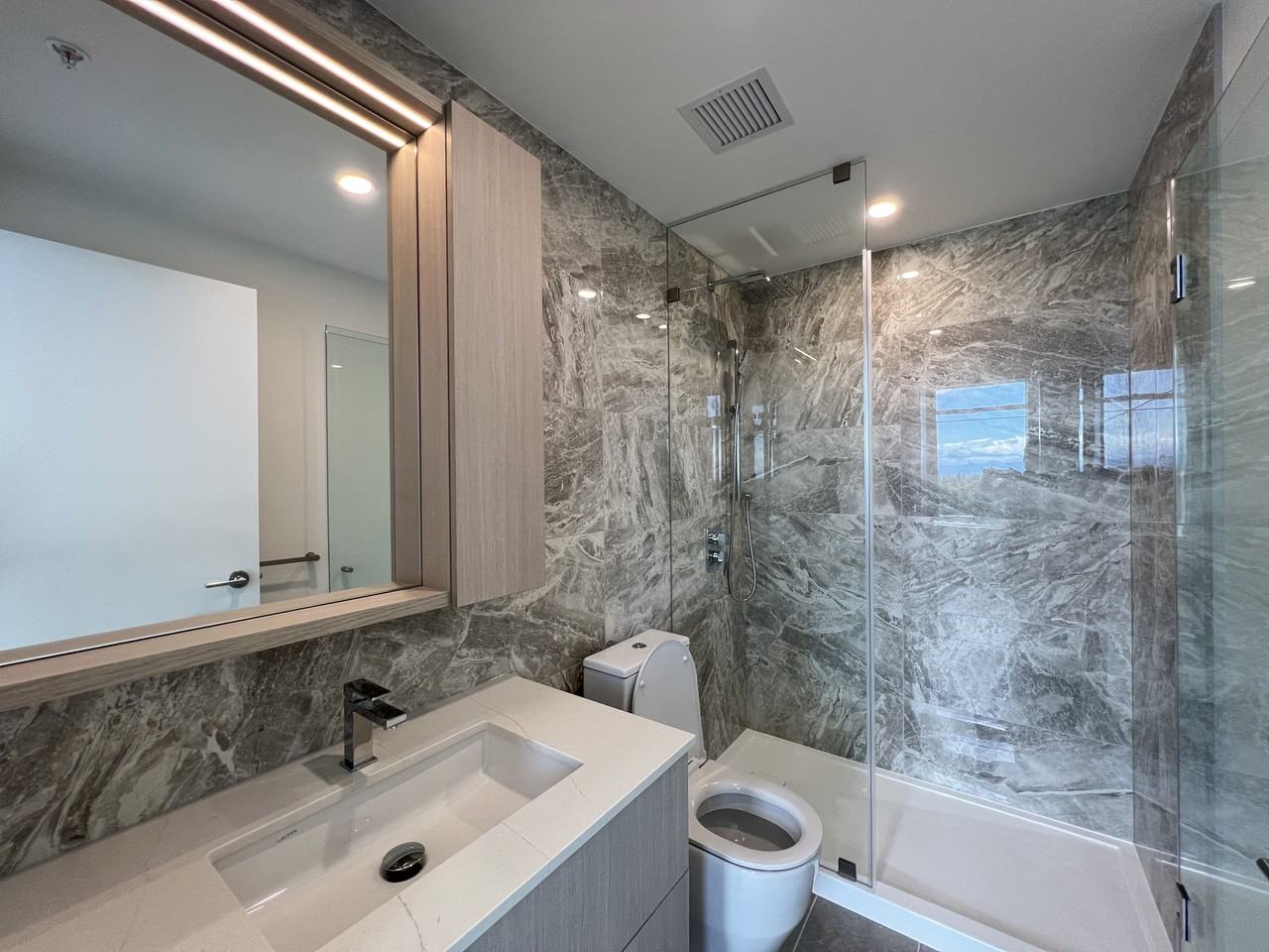 6468 Willingdon Avenue - Photo 18