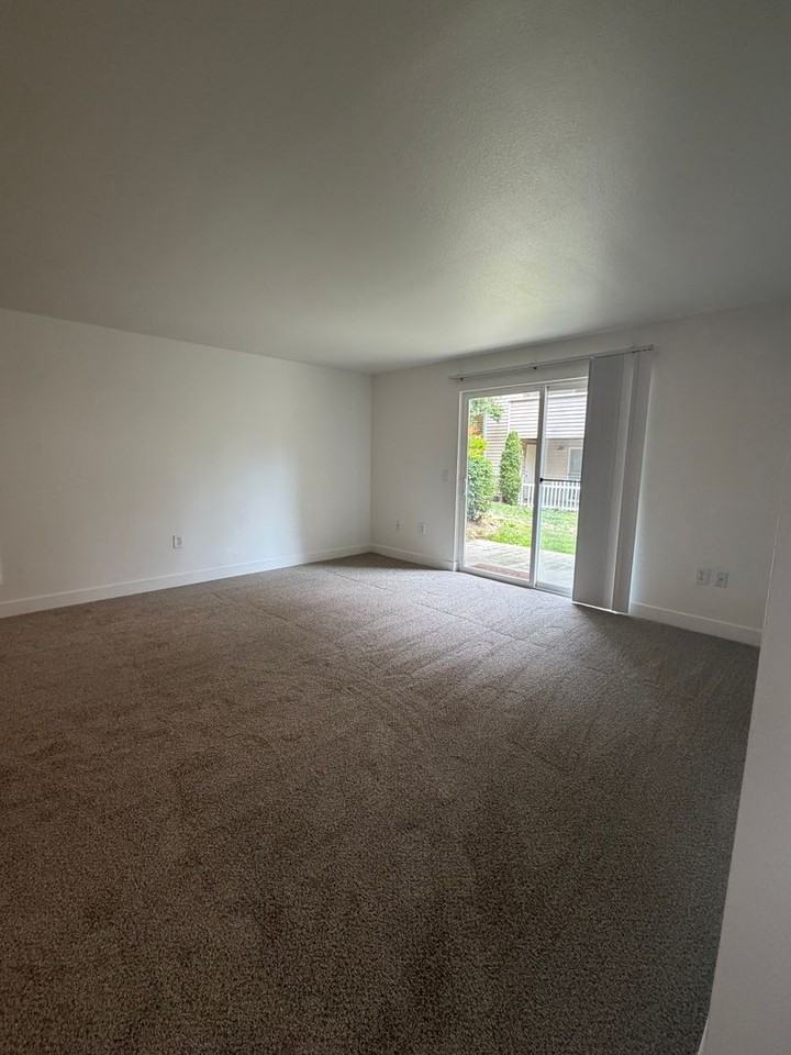 16924 Se Powell Blvd #28 - Photo 2 of 16