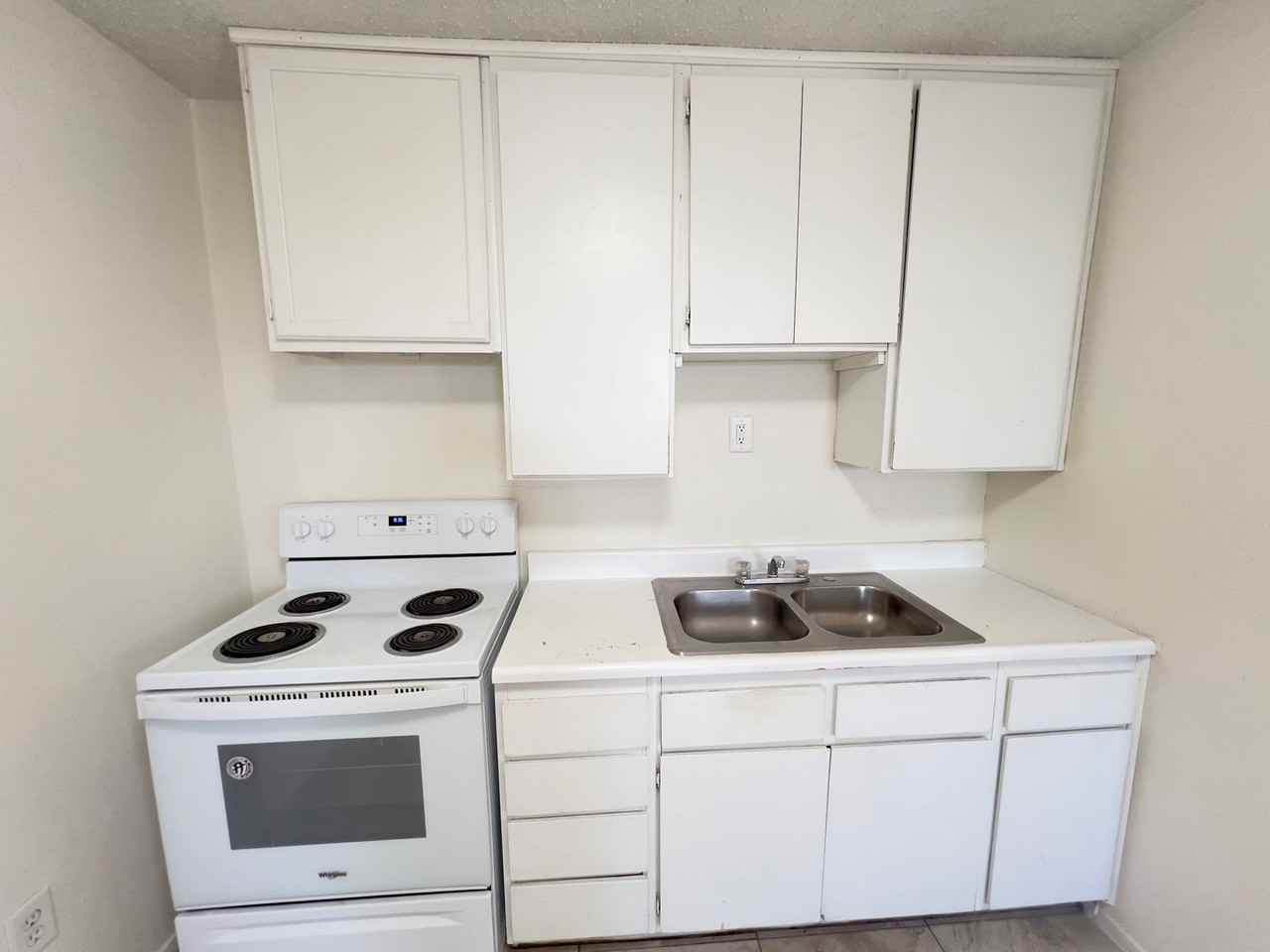 130 Metropolitan Dr #B - Photo 6 of 27