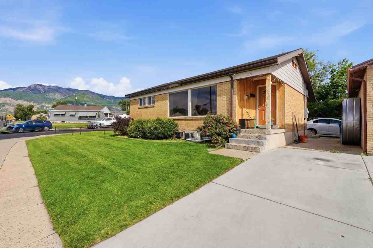 277 W Duplex - Photo 3 of 3