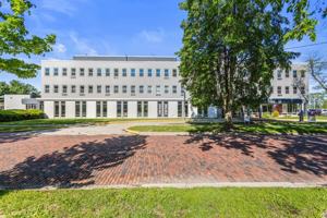 featured image of 703 703 N Park/704 N Main