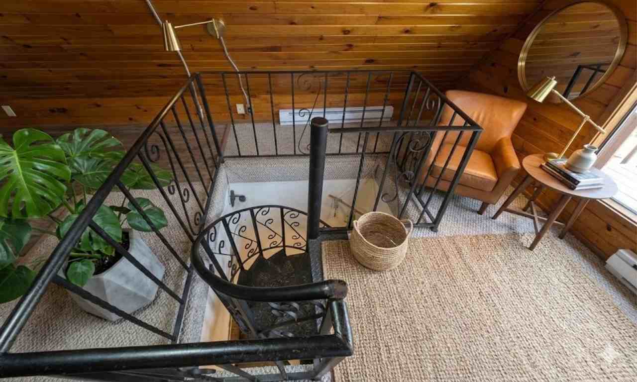 166 Morton Ave - Photo 5 of 25