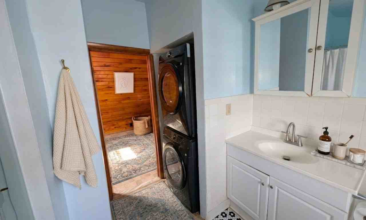166 Morton Ave - Photo 7 of 25