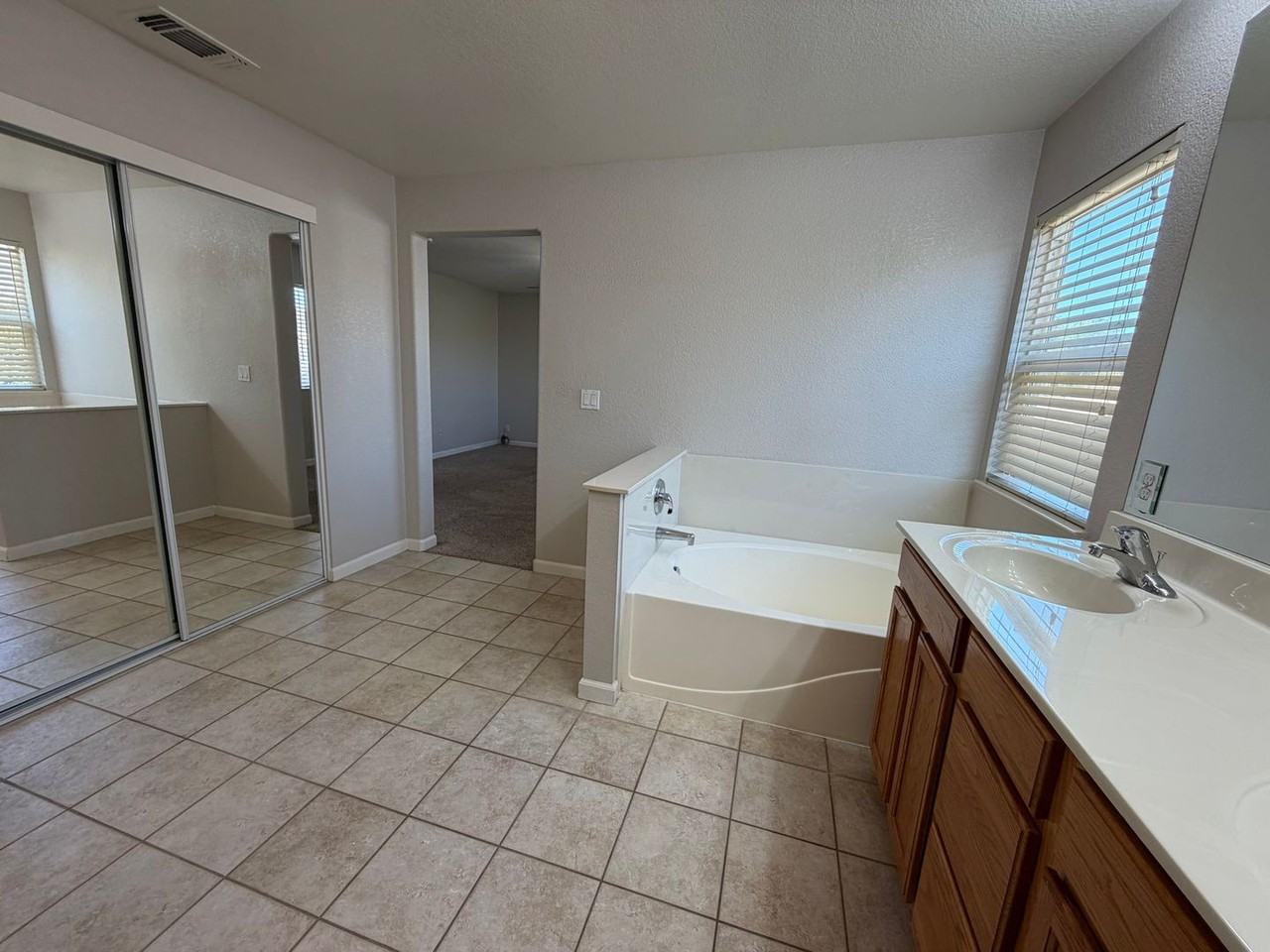 1613 Little Rock Cir - Photo 3 of 27