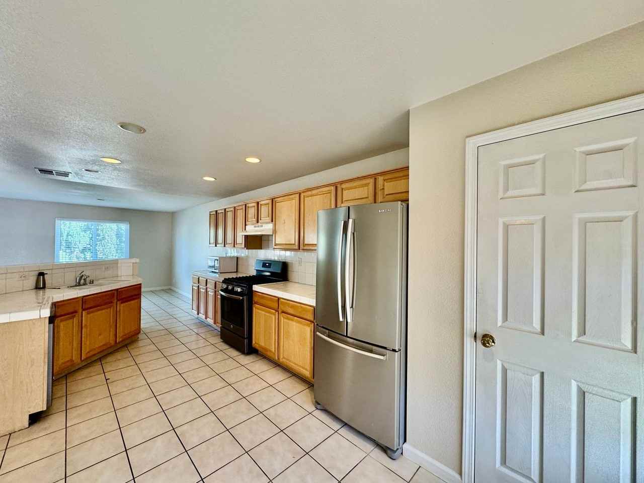 2675 Merganser Ct - Photo 4 of 18