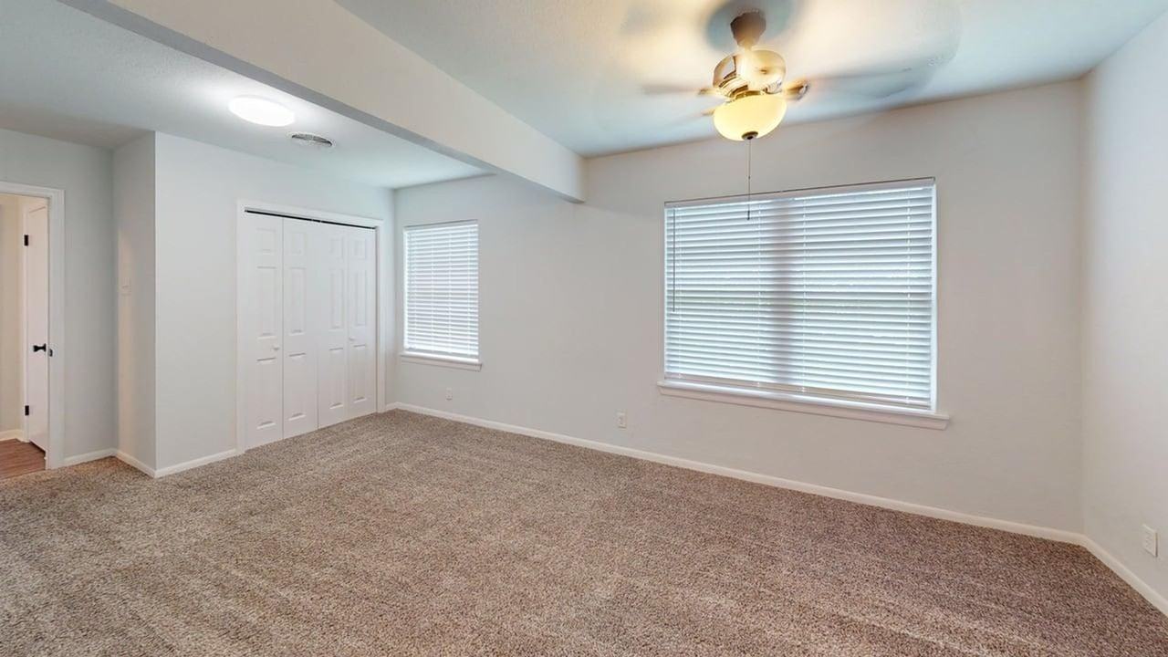2618 Goliad St - Photo 2 of 14