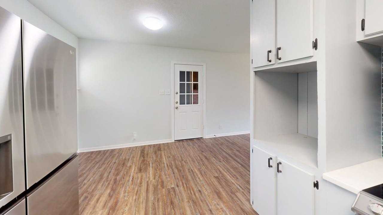 2618 Goliad St - Photo 5 of 14