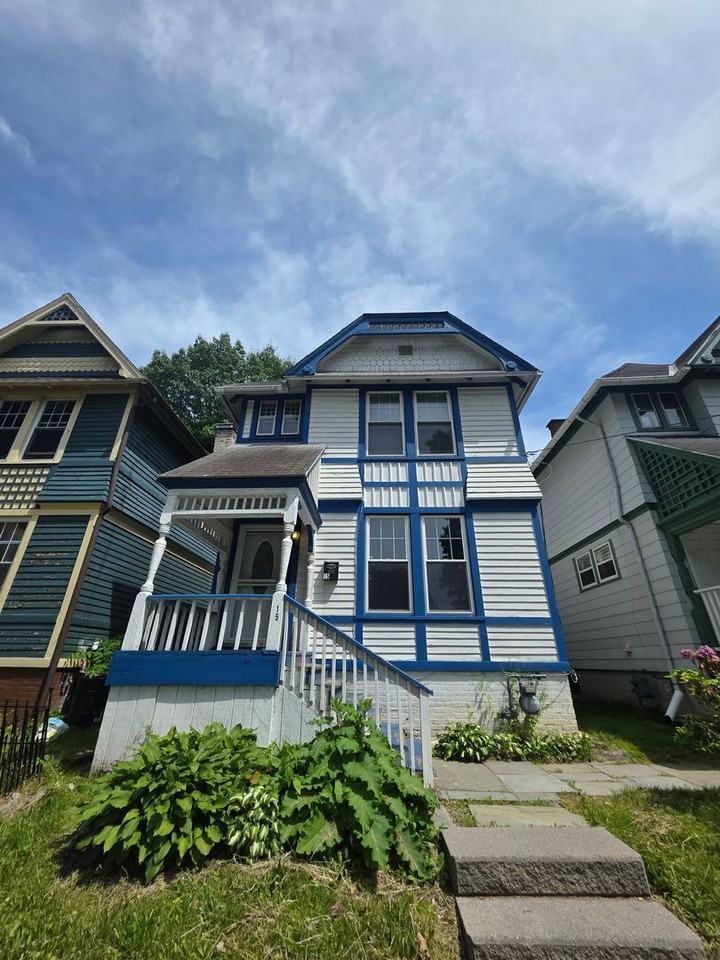 15 Carroll St