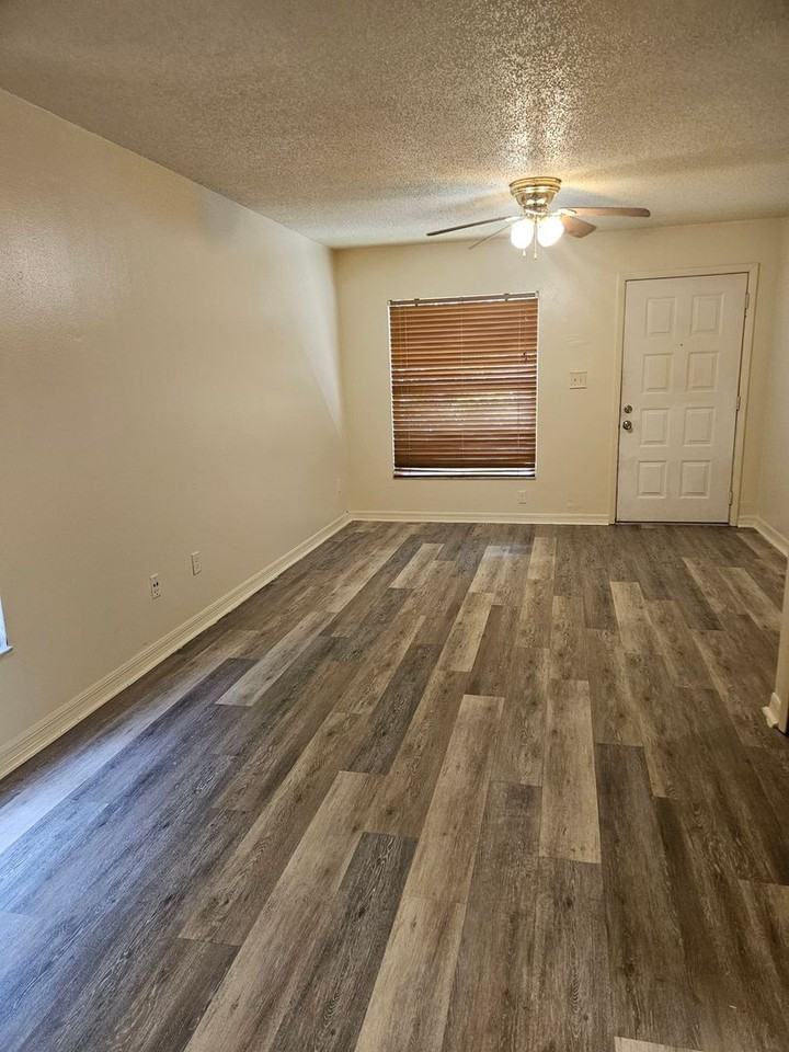 4846 S Semoran Blvd - Photo 3 of 13