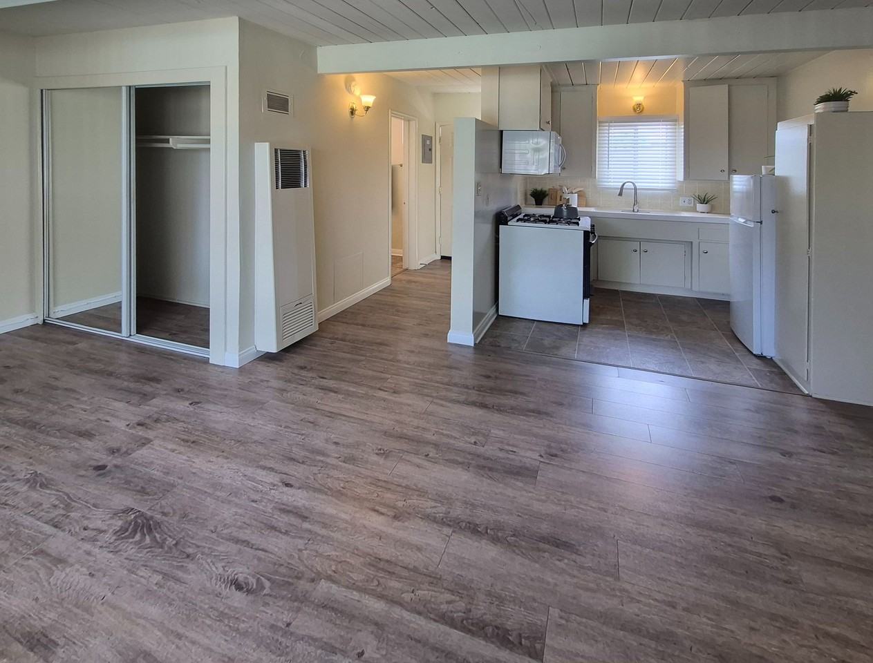 BEST-PRICED STUDIOS at 1030 W. Olive Ave., Burbank, CA 91506 - Photo 2 of 10