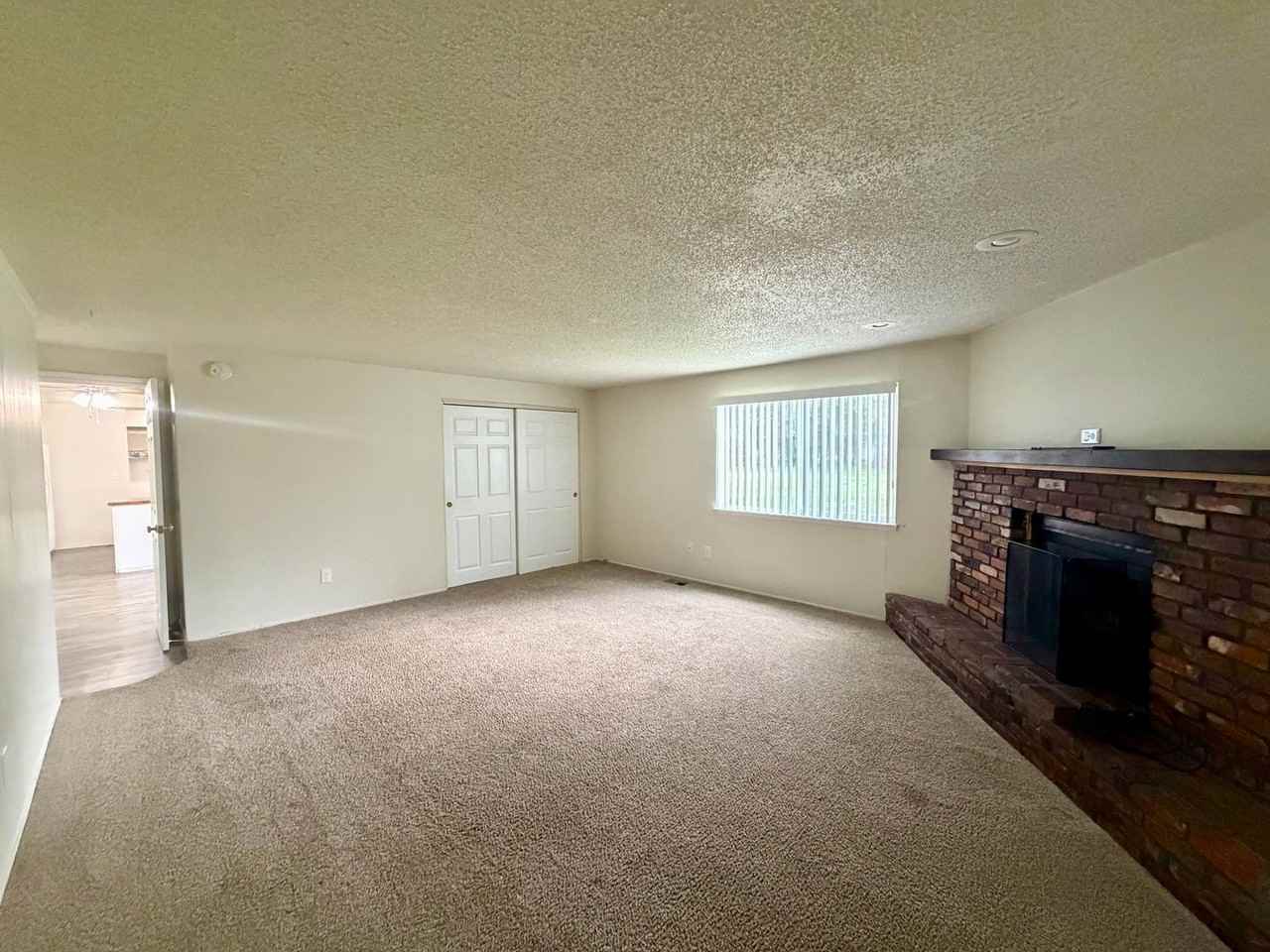 3804 S Cascade St - Photo 7 of 17