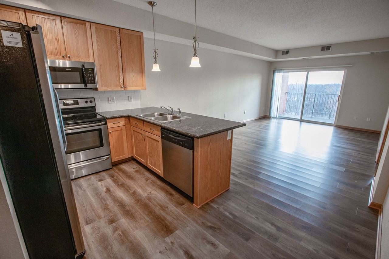 Granite Shores - Photo 6 of 28