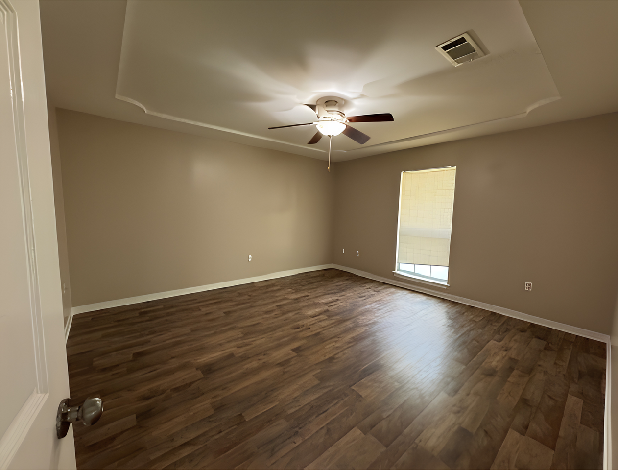 829 Eden Oaks Dr - Photo 4 of 10