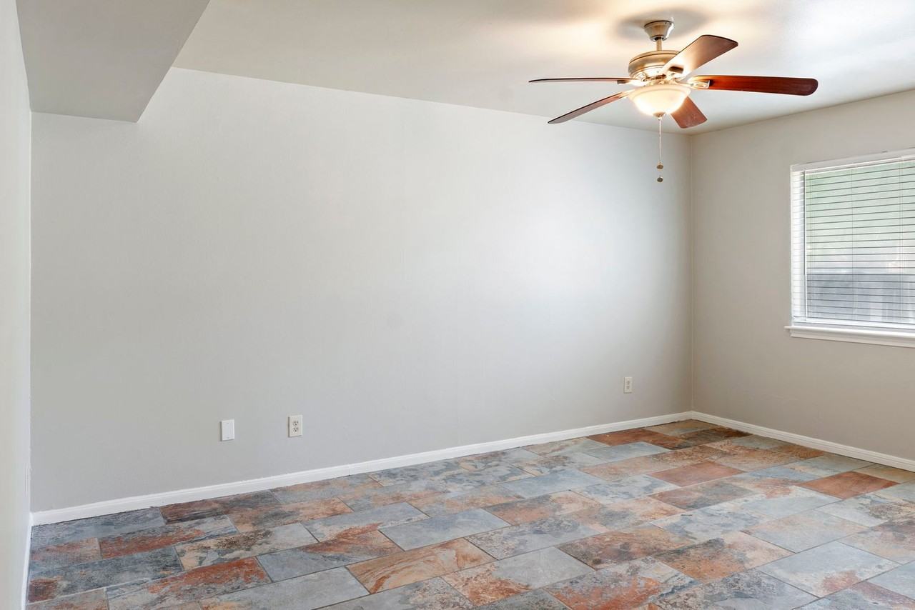 206 206 Waters Edge - Photo 6 of 33