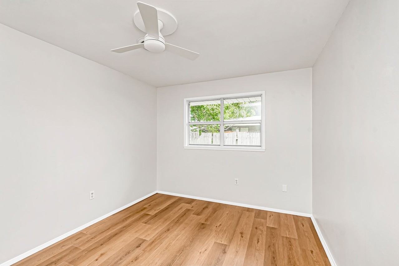 8131 Sholar Dr - Photo 7 of 13