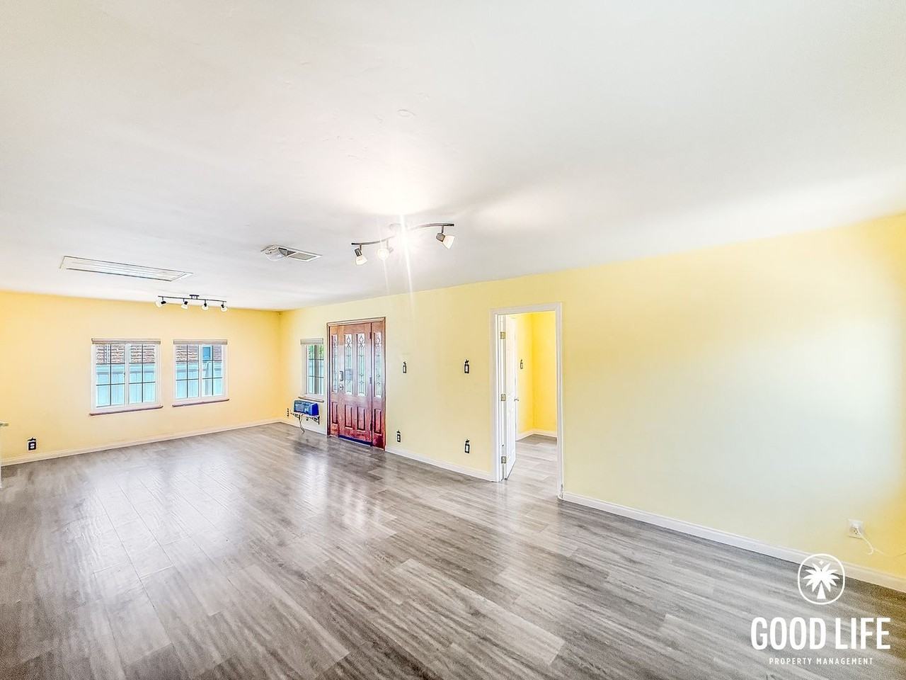 623 E St - Photo 3 of 12