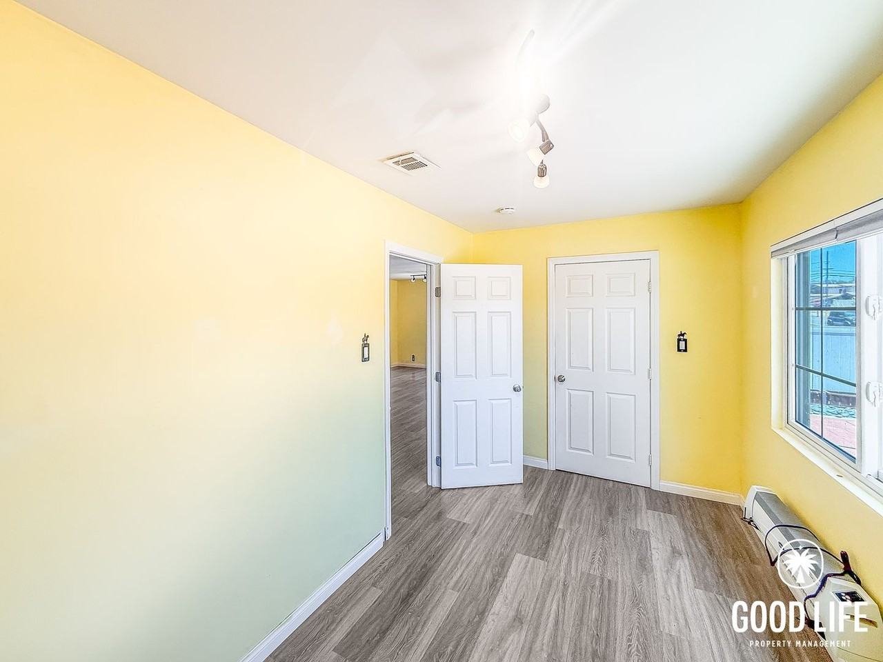 623 E St - Photo 5 of 12