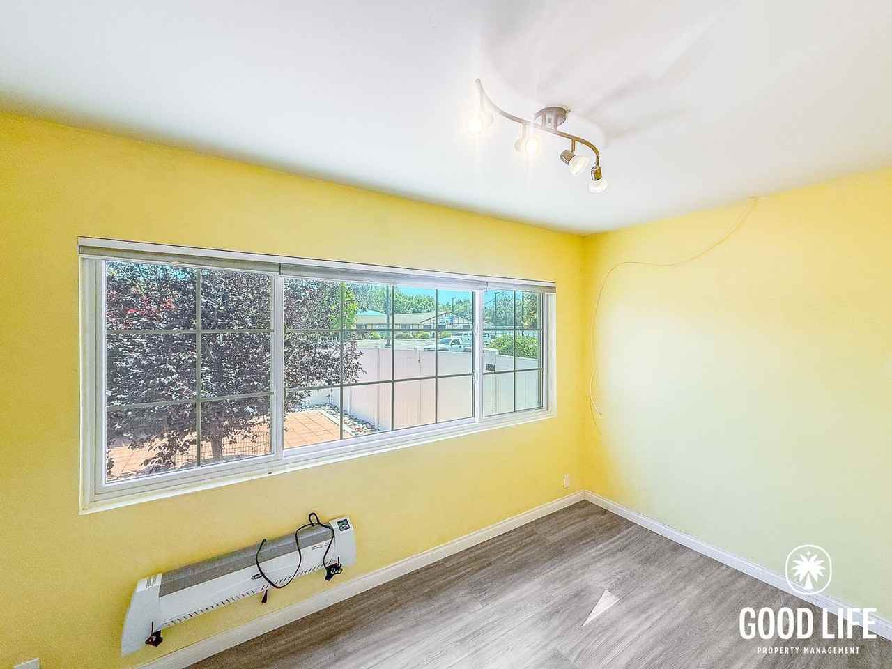 623 E St - Photo 6 of 12