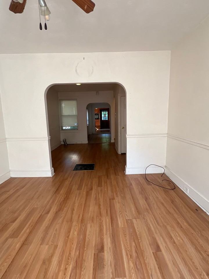 318 S 3rd St - Photo 5 of 8