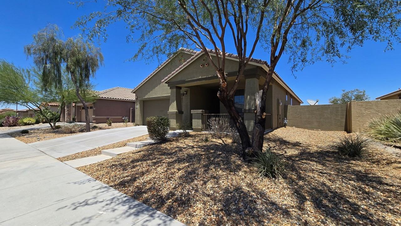 17878 W Desert Wind Dr - Photo 3 of 43