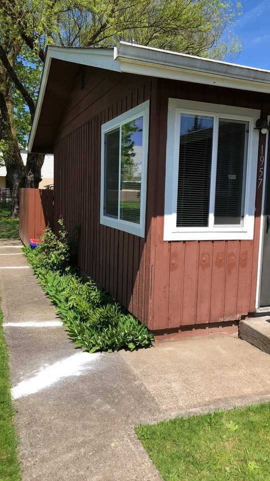 1957 Nw Hayes Ave - Photo 2 of 20