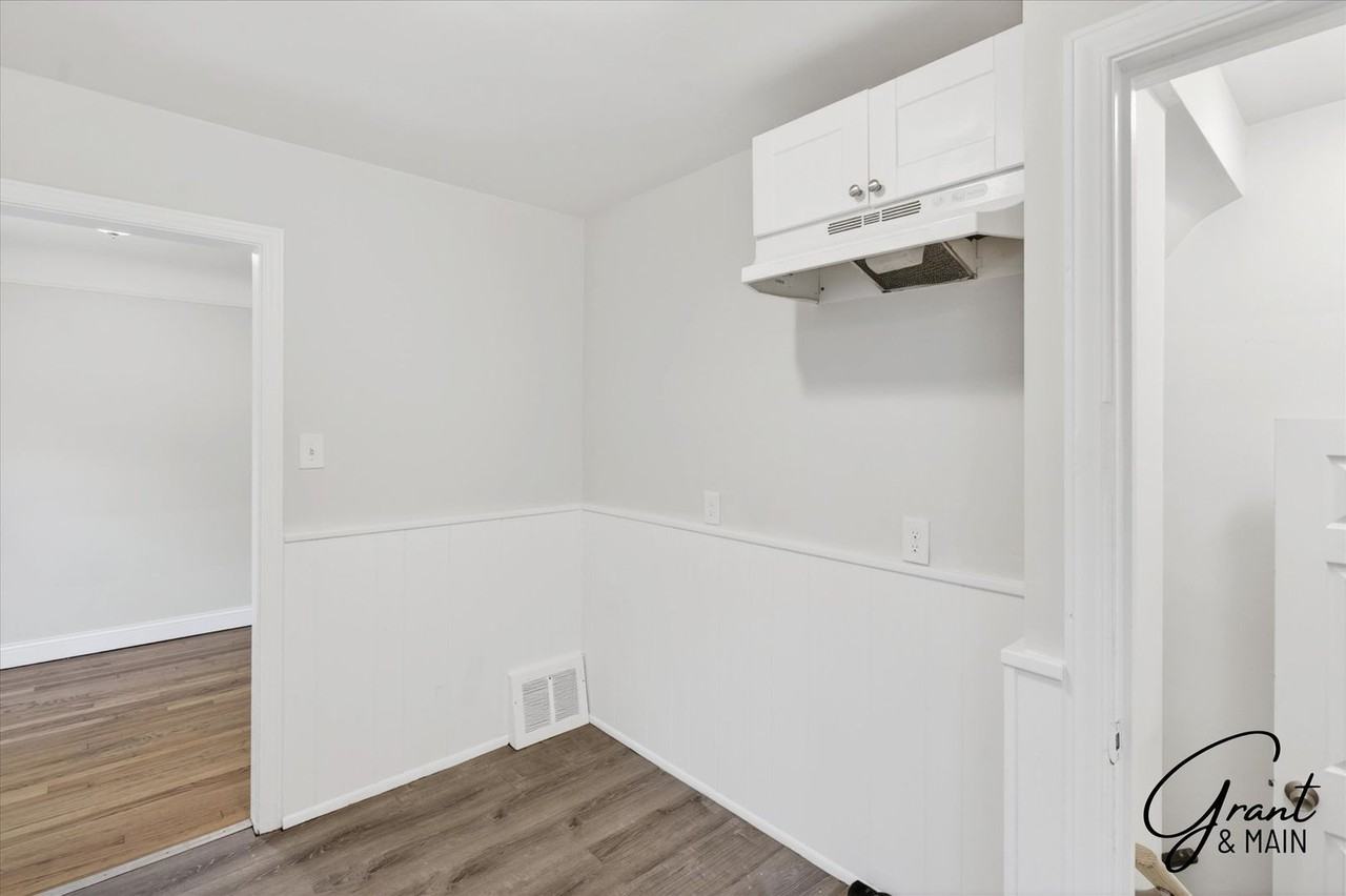 8254 W Parkway St - Photo 7 of 20