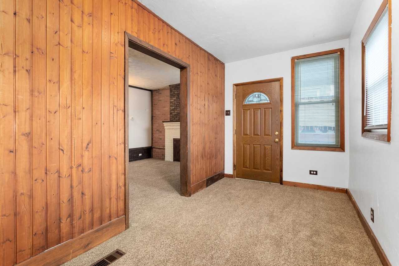 542 2nd St - Photo 7 of 27