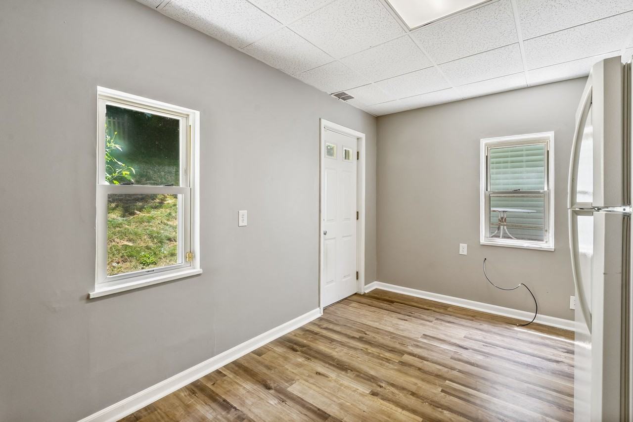 1231 Adon St - Photo 6 of 13