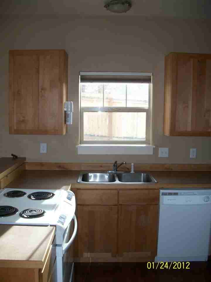 611 N 15th Ave - Photo 6 of 31
