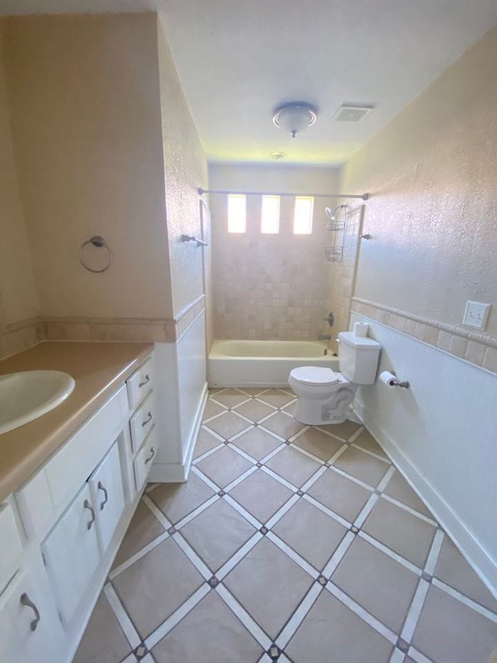 599 Richard Lee St - Photo 2 of 16