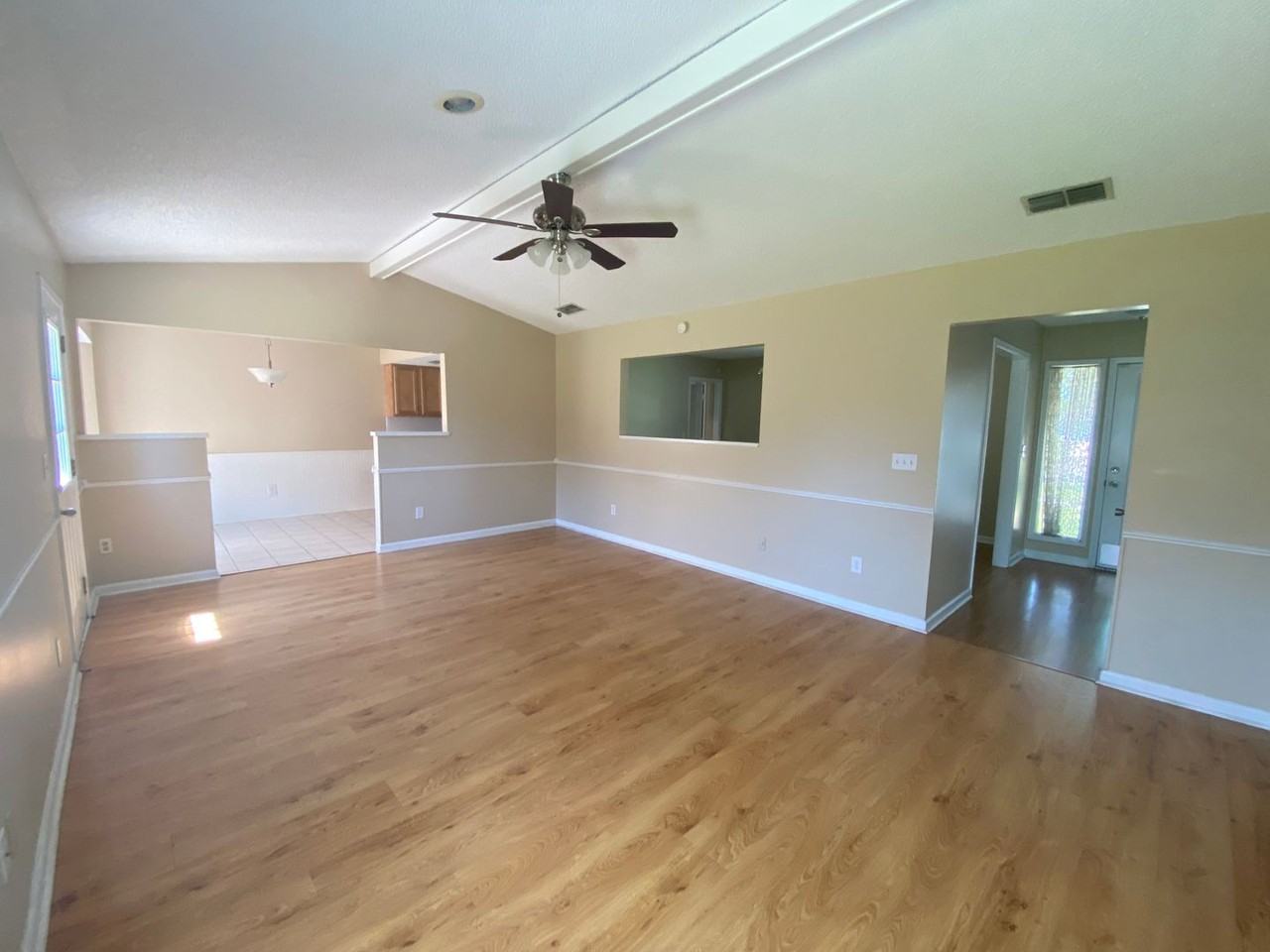599 Richard Lee St - Photo 3 of 16