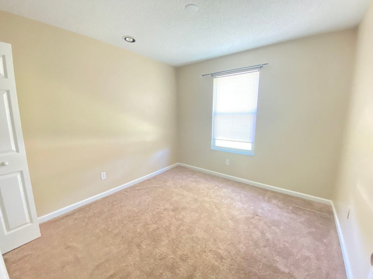 599 Richard Lee St - Photo 4 of 16