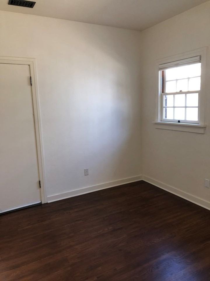 204 1/2 Quincy Ave - Photo 7 of 22