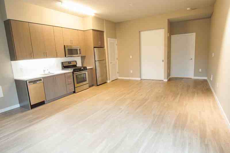 1315 Se Lambert St - Photo 3 of 11
