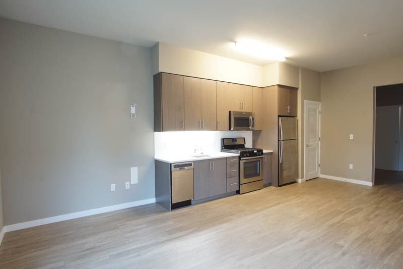1315 Se Lambert St - Photo 5 of 11