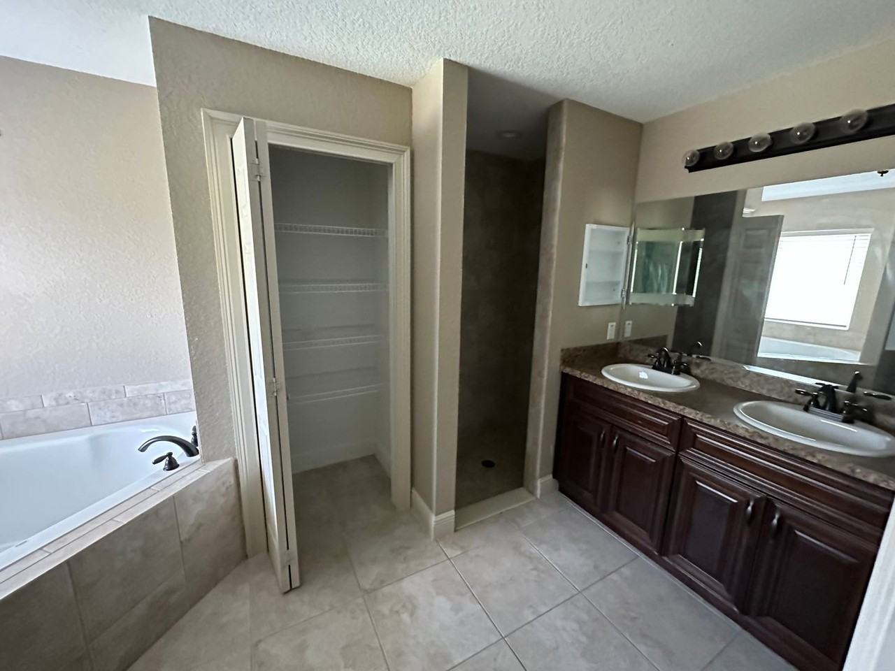 16736 Sw 21st Terrace Rd - Photo 6 of 14