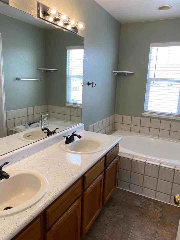 14215 White Peak Dr - Photo 5 of 26